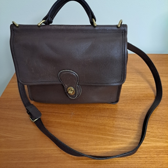 Authentic brown Coach Willis bag with stamped serial number inside & Coach tag - Picture 5 of 6